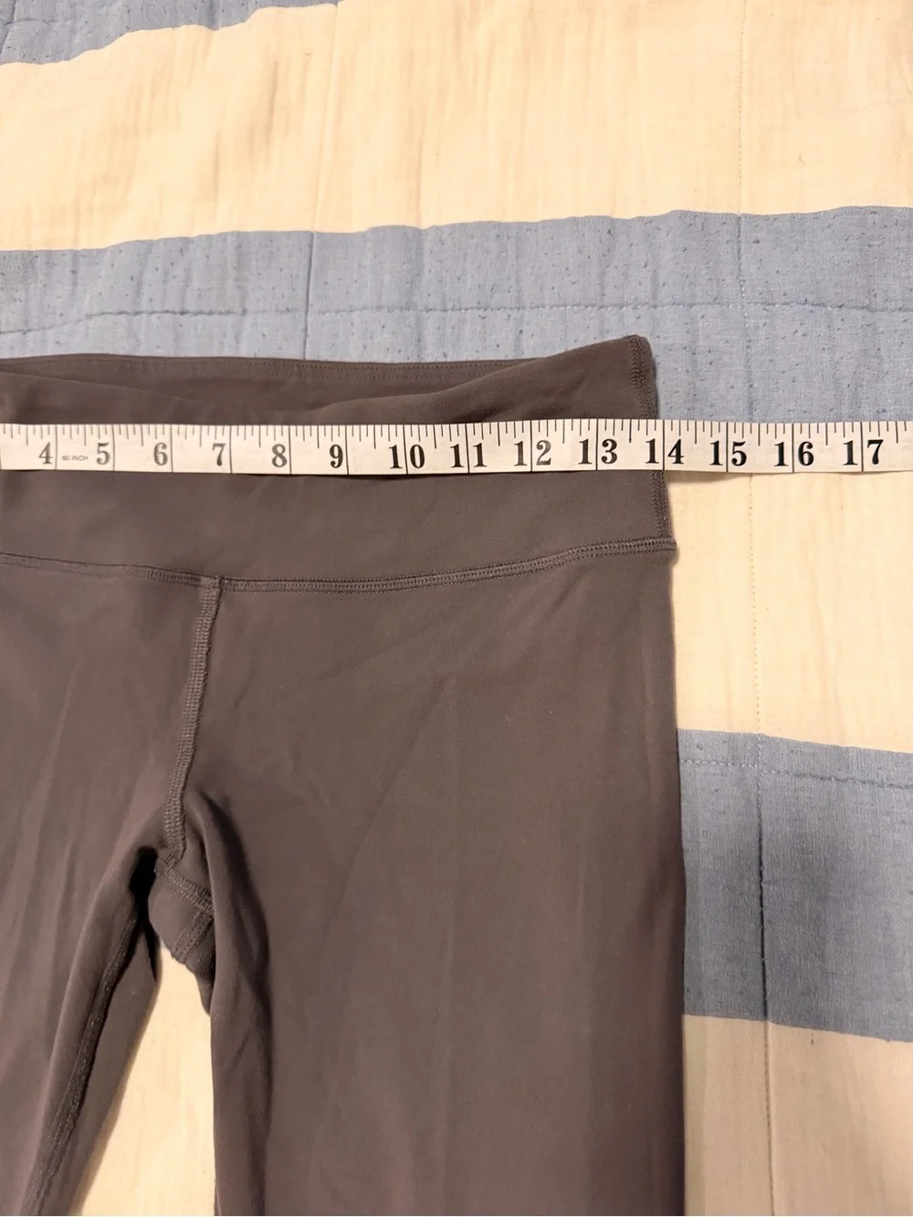 Alo Yoga Crop Leggings Size S Gray Yoga Fitness Pants